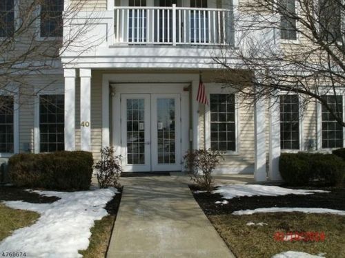 4009 Brookfield Glen Dr, Belvidere, NJ 07823-2856