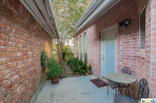 225 Charleston Dr, Victoria TX 77904-3814 exterior