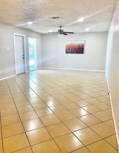 1105 Highbush Dr, Fort Worth, TX 76126-2707