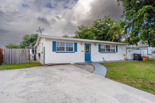 5051 Marion Pl, West Palm Beach, FL 33407-1639