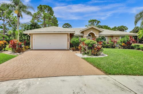 104 Churchill Dr, West Palm Beach, FL 33411-8214