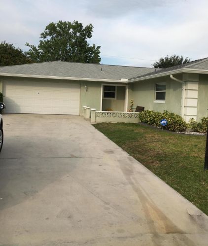 565 Anchor Ln, Fort Pierce, FL 34983-2201