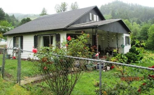 230 Krewson Dr, Drain, OR