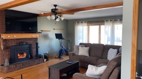 31 David St, Chicopee MA 01020-3703 exterior