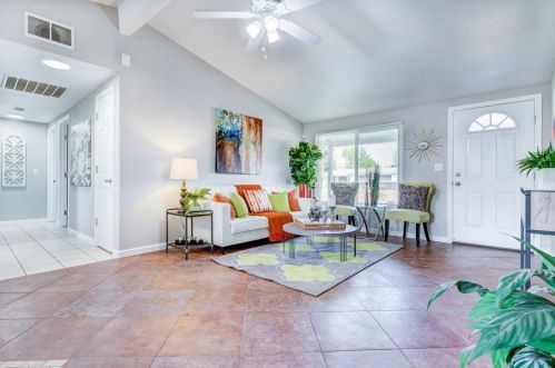 5633 Rosario Blvd, North Highlands CA  95660-4801 exterior