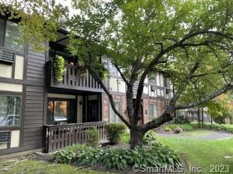 15 Rollingwood Dr, Brookfield Center, CT 06804-2735