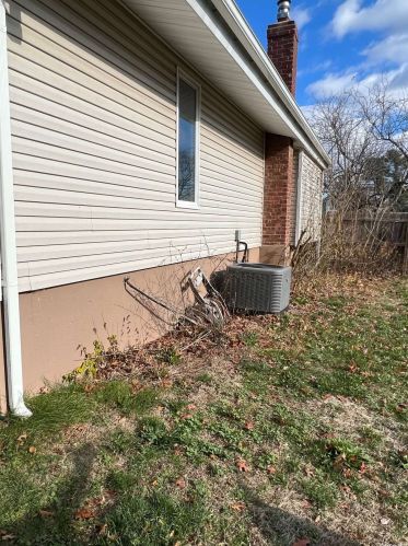 14 Cloverdale Dr, Oakdale NY  11769-1502 exterior