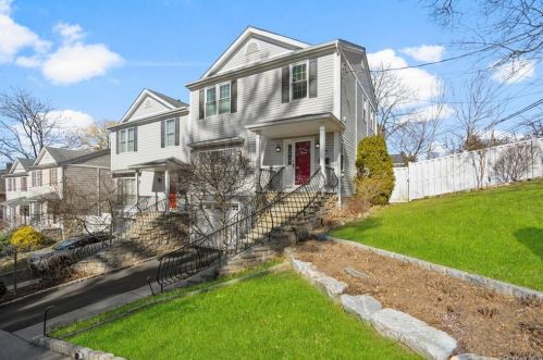 47 Washington Ave, Crotonville NY  10562-5520 exterior