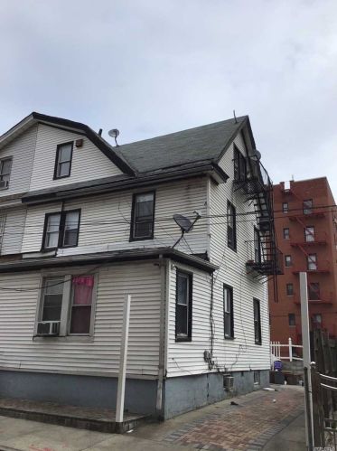 88-23 Burdette Pl, Jamaica, NY 11432-3835