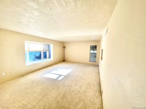 54 Villa Dr, Pueblo, CO 81001-1419