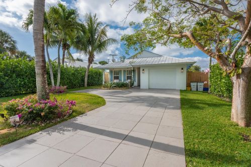 246 9th St, Delray Beach, FL 33444-3930