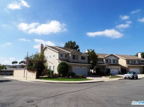 2703 Titania Pl, Simi Valley, CA 93063-6553