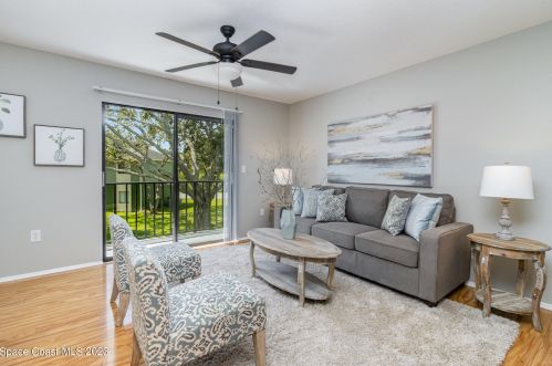 2244 Flower Tree Cir, Melbourne, FL 32935-3351