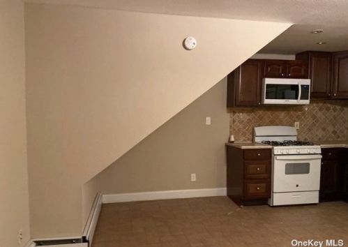 135-19 95th St, Jamaica, NY 11417-2216