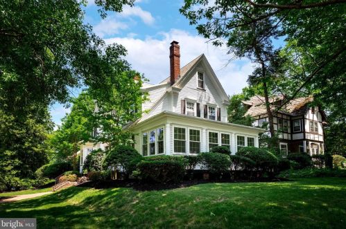 801 Thomas Ave, Riverton, NJ 08077-1030