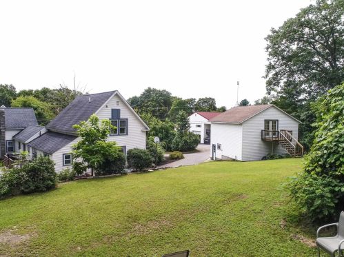 85 Broadway, Derry NH  03038-2019 exterior