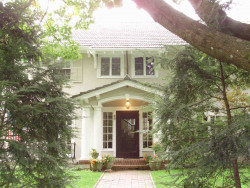 40 Hampshire St, Newton, MA 02465-2946