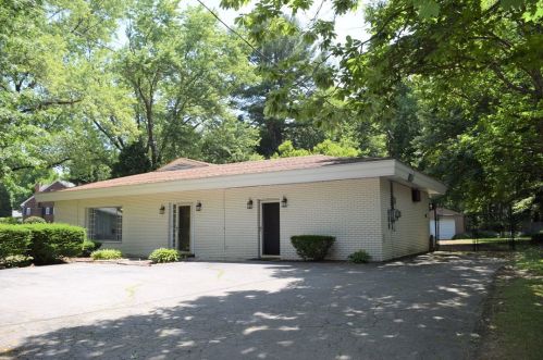 575 Maple Dr, Hermitage, PA 16148-2407