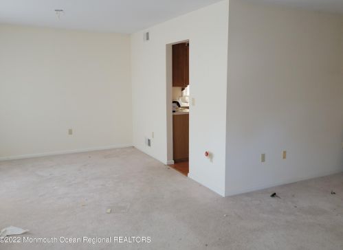 2 Taylor Ct, Lakewood, NJ 08701-7317