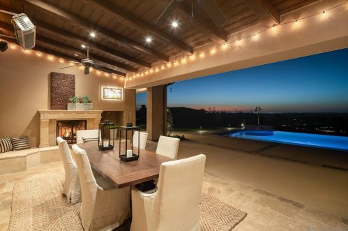 8411 Run Of The Knolls Ct, San Diego CA  92127 exterior