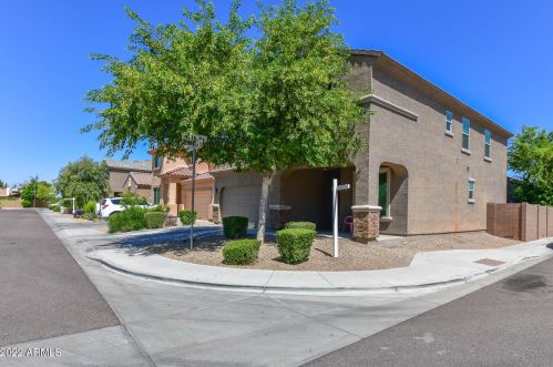 4720 Winchcomb Dr, Glendale AZ  85306 exterior