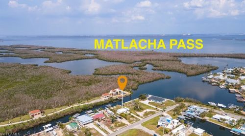 2880 8th Ave, Saint James City, FL 33956-2121