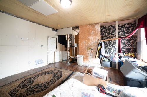 25 Shady Ave, North Charleroi PA  15022-1237 exterior