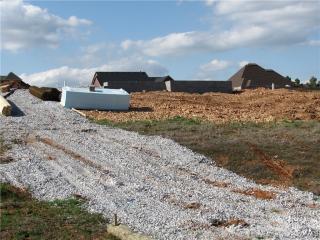 2152 Riverfront Ln, Fayetteville, AR 72703-9528