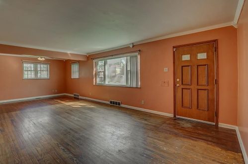 17 Wallace Ave, Florence, KY 41042-1540