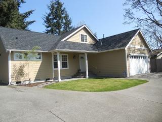 8705 Custer Rd, Lakewood, WA 98499-2103