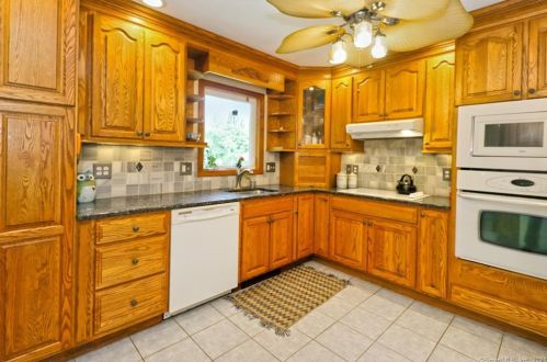 2 Behrle Dr, Ansonia CT  06401-2024 exterior