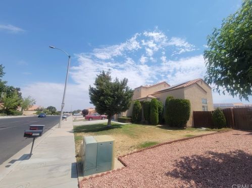 12323 5th Ave, Victorville, CA 92395-8879