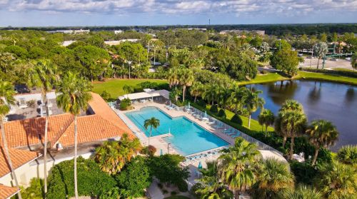 899 Sarria Ct, Fort Pierce FL  34986-1700 exterior