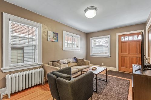 4821 Upton Ave, Minneapolis MN 55410-1806 exterior