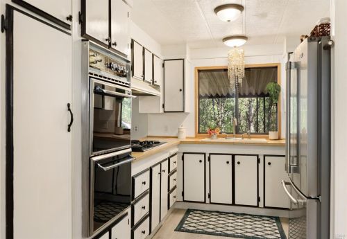 675 Starr Dust Ct, Lakeport CA  95453-6976 exterior