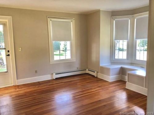 77 Hill Rd, North Haven CT  06473-3520 exterior