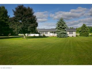 7743 Beach Rd, Wadsworth, OH 44281-9290