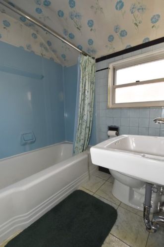 584 Bigelow St, Pittsburgh PA  15207-1272 exterior