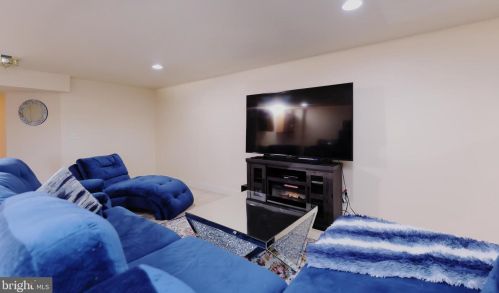 2472 Sylvan Moor Ln, Woodbridge VA  22191-6354 exterior