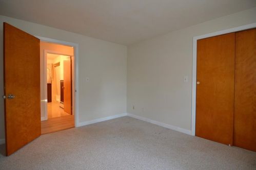 46 Peach Hl Ave, North Providence RI  02911-1924 exterior