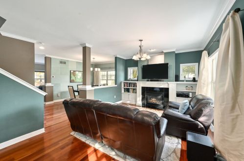 338 Brown St, Milwaukee, WI 53212-3750