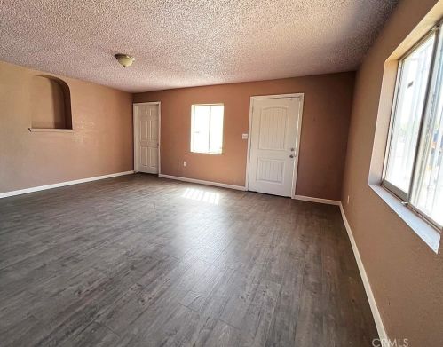 15604 4th St, Victorville, CA 92395-3120