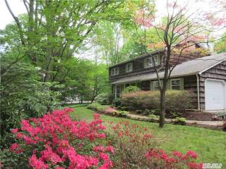 21 Dyke Rd, Strongs Neck, NY 11733-3014