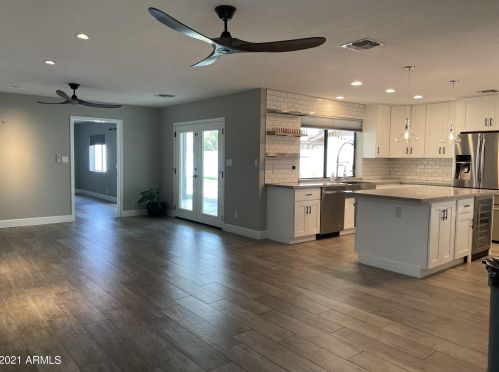 2615 49th Pl, Phoenix, AZ 85008-1605
