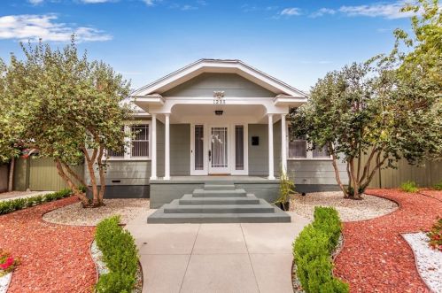 1235 Winchester Ave, Glendale, CA 91201-1430