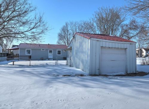 490 Toledo Ave, Marion OH  43302-2145 exterior