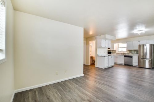 5038 Starker Ave, Madison WI  53716-1924 exterior