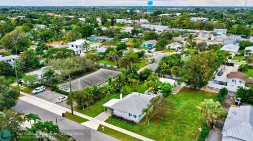 320 4 Ave, Delray Beach FL  33444-2717 exterior