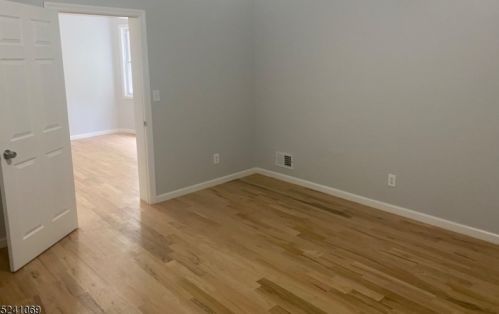 850 Grove St, Irvington, NJ 07111-3601