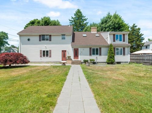 275 Pawtuxet Ave, Warwick, RI 02888-1945